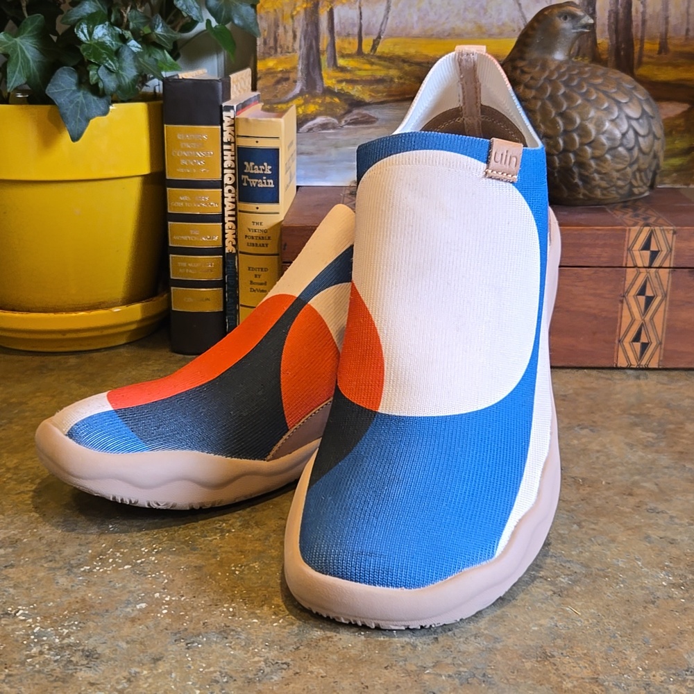 GUC Wm uin Knit Bootie/Shoe Size 10.5